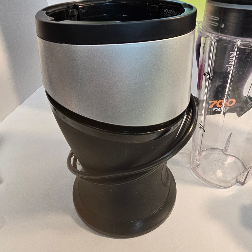 Ninja Fit Personal Blender 700 Watts QB3000SS 16oz Cups Black Silver Open Box - Picture 10 of 16